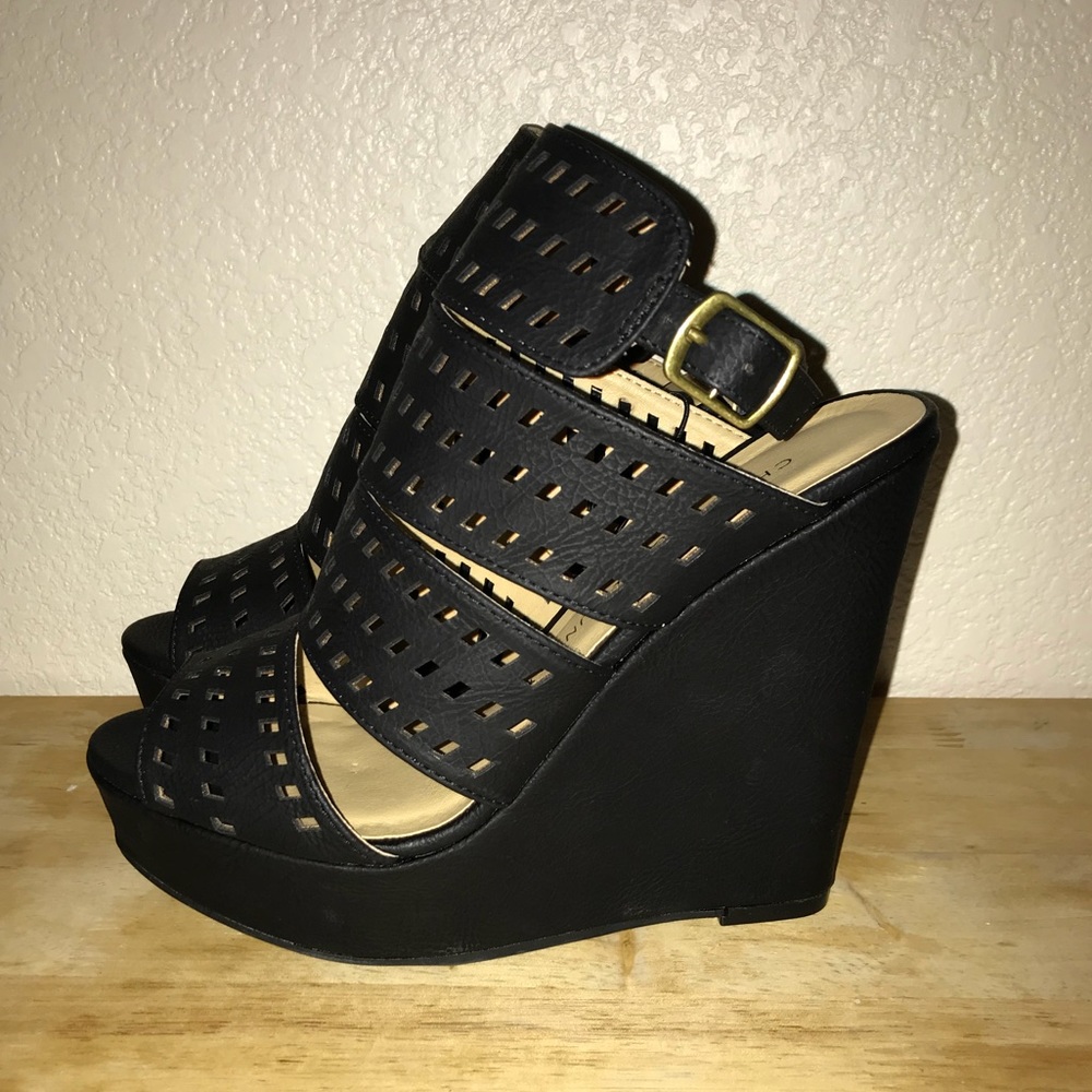Chinese Laundry wedges